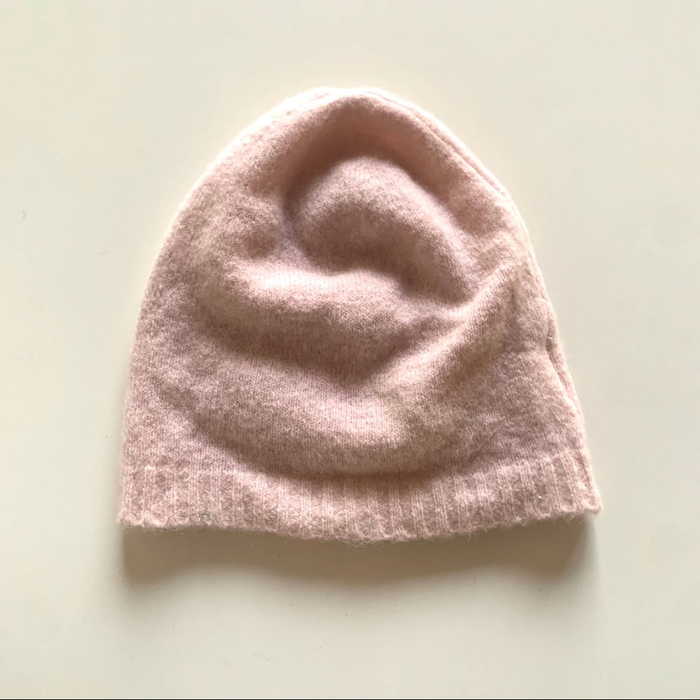 H&M Cozy beanie / winter knit hat Pale blush pink Soft & warm wool blend